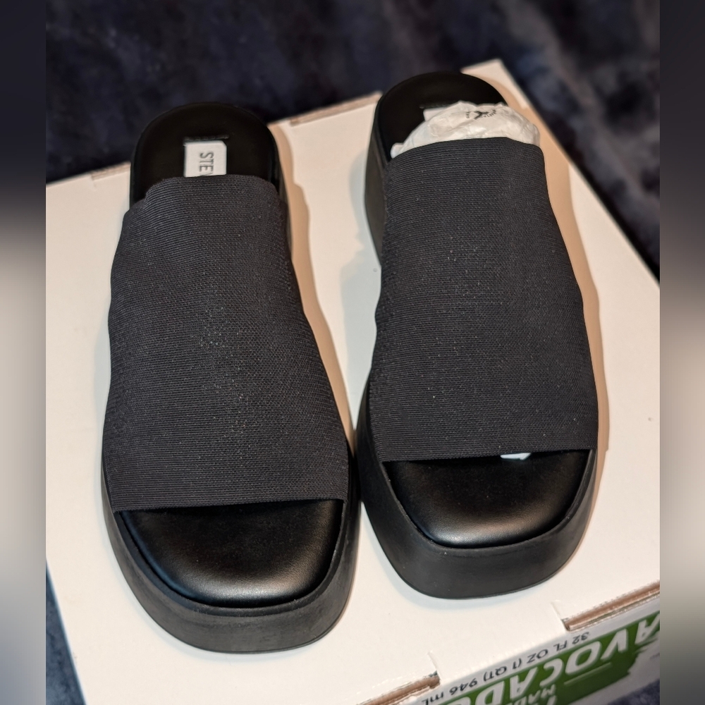 Steve Madden women's slinky 30 platform sandals - Like New 🖤